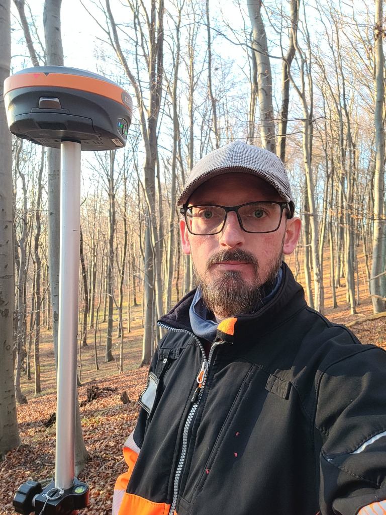 Geodeta Bieszczady – wznowienie granic i pomiary geodezyjne GNSS w lesie i w górach